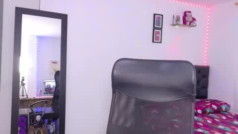 Snapshot of julietacheer chatting on 02-10-26, 01:26 Julieta online show from 02-10-26, 01:26