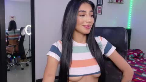 Snapshot of julietacheer chatting on 02-12-26, 01:39 Julieta online show from 02-12-26, 01:39