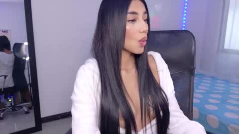 Snapshot of julietacheer chatting on 02-24-26, 01:42 Julieta online show from 02-24-26, 01:42