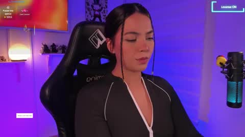 Snapshot of julietariverss chatting on 02-21-26, 05:30 Julieta online show from 02-21-26, 05:30