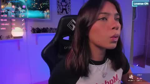 Snapshot of julietariverss chatting on 07-15-26, 03:45 Julieta online show from 07-15-26, 03:45