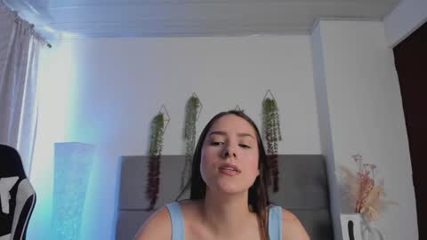 Snapshot of julietasnoow chatting on 04-26-26, 04:26 Julieta Snow online show from 04-26-26, 04:26