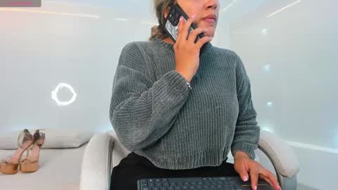 Snapshot of julietha_taylor chatting on 02-04-25, 02:28 Julietha online show from 02-04-25, 02:28