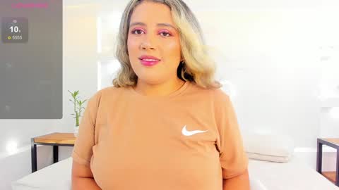 Snapshot of julietha_taylor chatting on 02-07-25, 02:40 Julietha online show from 02-07-25, 02:40