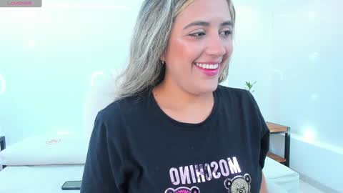 Snapshot of julietha_taylor chatting on 02-08-25, 02:58 Julietha online show from 02-08-25, 02:58