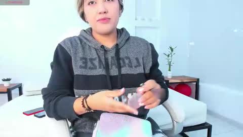 Snapshot of julietha_taylor chatting on 02-18-25, 01:43 Julietha online show from 02-18-25, 01:43