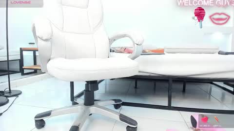 Snapshot of julietha_taylor chatting on 02-19-25, 05:16 Julietha online show from 02-19-25, 05:16