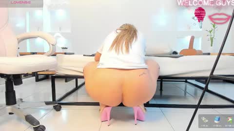 Snapshot of julietha_taylor chatting on 02-22-25, 08:29 Julietha online show from 02-22-25, 08:29