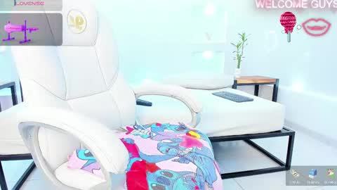 Snapshot of julietha_taylor chatting on 02-26-25, 05:20 Julietha online show from 02-26-25, 05:20