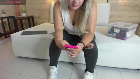 Snapshot of julietha_taylor chatting on 10-14-25, 03:18 Julietha online show from 10-14-25, 03:18