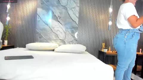 Snapshot of julietha_taylor chatting on 11-21-25, 02:21 Julietha online show from 11-21-25, 02:21