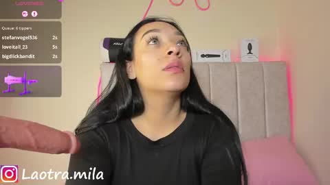 Snapshot of juliettaa_1 chatting on 11-19-25, 02:22 IG mila delux online show from 11-19-25, 02:22