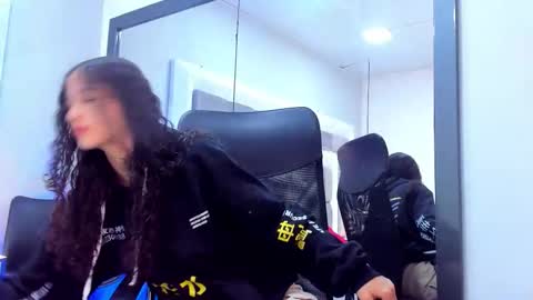 Snapshot of juliettableer chatting on 09-21-25, 12:18 Hi guys It is a pleasure to have you here I am Julieta online show from 09-21-25, 12:18