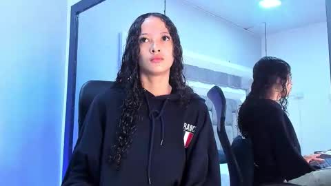 Snapshot of juliettableer chatting on 10-09-25, 11:52 Hi guys It is a pleasure to have you here I am Julieta online show from 10-09-25, 11:52