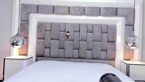 Snapshot of juliettableer chatting on 11-26-25, 12:06 Hi guys It is a pleasure to have you here I am Julieta online show from 11-26-25, 12:06