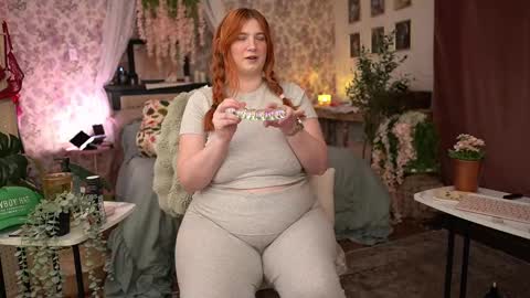 Snapshot of juliette_garden chatting on 02-27-26, 12:32 Here most days 3 online show from 02-27-26, 12:32