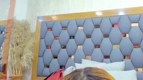 Snapshot of juliette_pretty_ chatting on 06-19-26, 07:06 juliette_pretty_ online show from 06-19-26, 07:06