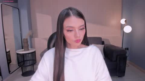 Juliette Moreau online show from 04-03-26, 08:07