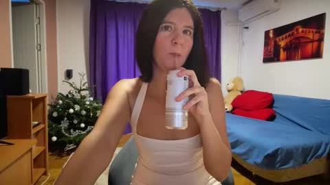 Rose online show from 12-16-25, 11:37