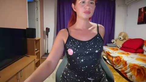 Snapshot of julietterosie chatting on 06-29-26, 12:16 Rose online show from 06-29-26, 12:16
