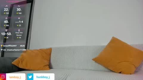 Snapshot of julio_fitxxx chatting on 02-09-25, 06:05 Ask me online show from 02-09-25, 06:05