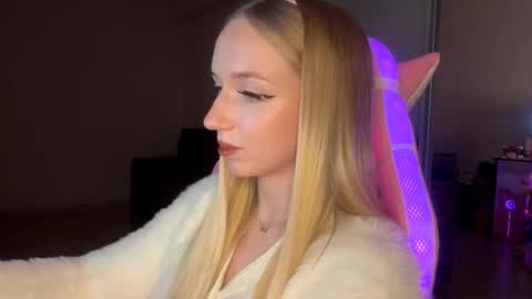 Sofie online show from 11-10-25, 09:25