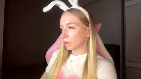 Sofie online show from 11-26-25, 05:14