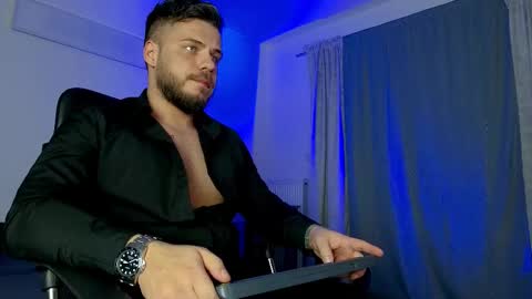 JULiUS   online show from 02-12-25, 08:29