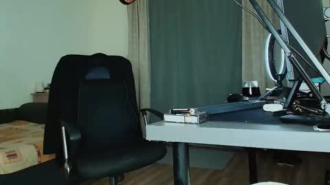 JULiUS   online show from 09-21-25, 07:59