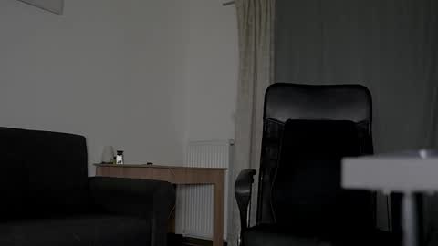 JULiUS   online show from 10-05-25, 06:50