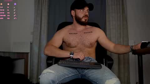 JULiUS   online show from 10-27-25, 08:24