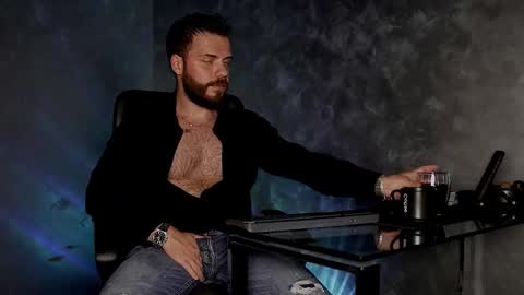 JULiUS   online show from 11-04-25, 07:02