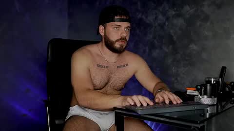 JULiUS   online show from 11-05-25, 07:47