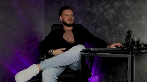 JULiUS   online show from 11-16-25, 06:57