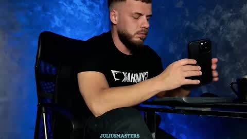 JULiUS   online show from 01-15-26, 08:56