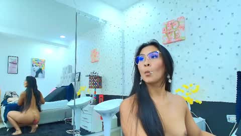 Snapshot of jullietareyes chatting on 02-19-25, 06:10 Julieta Reyes online show from 02-19-25, 06:10