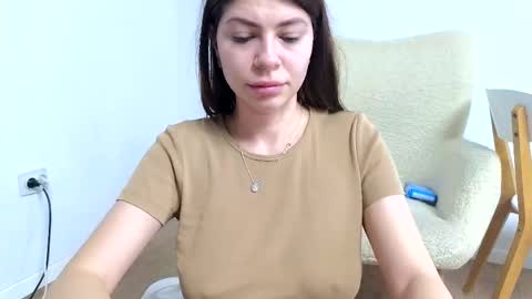 Snapshot of jullyenn chatting on 03-09-25, 05:17 Jully online show from 03-09-25, 05:17