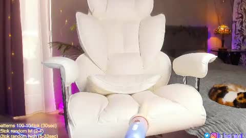 Julia online show from 07-21-26, 04:37