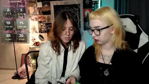 Snapshot of julscinamon chatting on 09-21-25, 05:25 Baroness Von Cringe online show from 09-21-25, 05:25