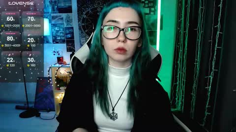 Snapshot of julscinamon chatting on 02-13-26, 05:09 Baroness Von Cringe online show from 02-13-26, 05:09