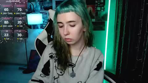 Snapshot of julscinamon chatting on 02-28-26, 04:30 Baroness Von Cringe online show from 02-28-26, 04:30