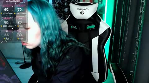 Snapshot of julscinamon chatting on 03-03-26, 06:47 Baroness Von Cringe online show from 03-03-26, 06:47