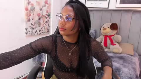 Snapshot of julsgomezz chatting on 04-06-26, 01:01 julsgomezz online show from 04-06-26, 01:01