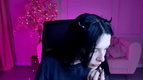 Snapshot of julsmumi chatting on 10-14-25, 09:32 Juls online show from 10-14-25, 09:32