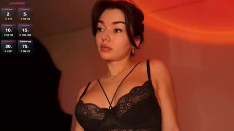 Snapshot of julya_flowerss chatting on 12-17-24, 03:49 Hloya online show from 12-17-24, 03:49