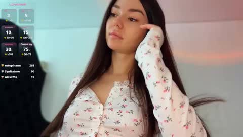 Snapshot of julya_flowerss chatting on 02-21-25, 01:33 Hloya online show from 02-21-25, 01:33