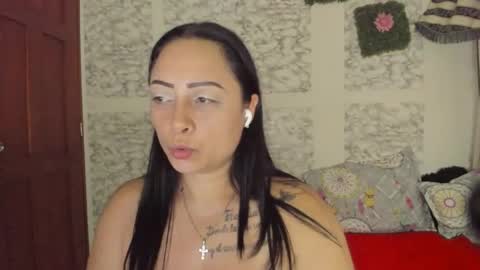 Snapshot of julybravo chatting on 05-10-26, 09:20 juliana online show from 05-10-26, 09:20