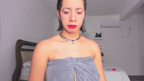 jessica online show from 11-18-25, 05:34