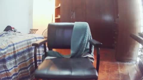 Mia online show from 02-12-25, 10:46