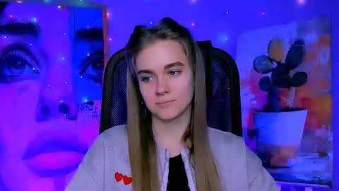 Snapshot of junewoods chatting on 12-22-25, 06:21 junewoods online show from 12-22-25, 06:21